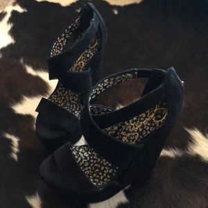 Jessica Simpson heels